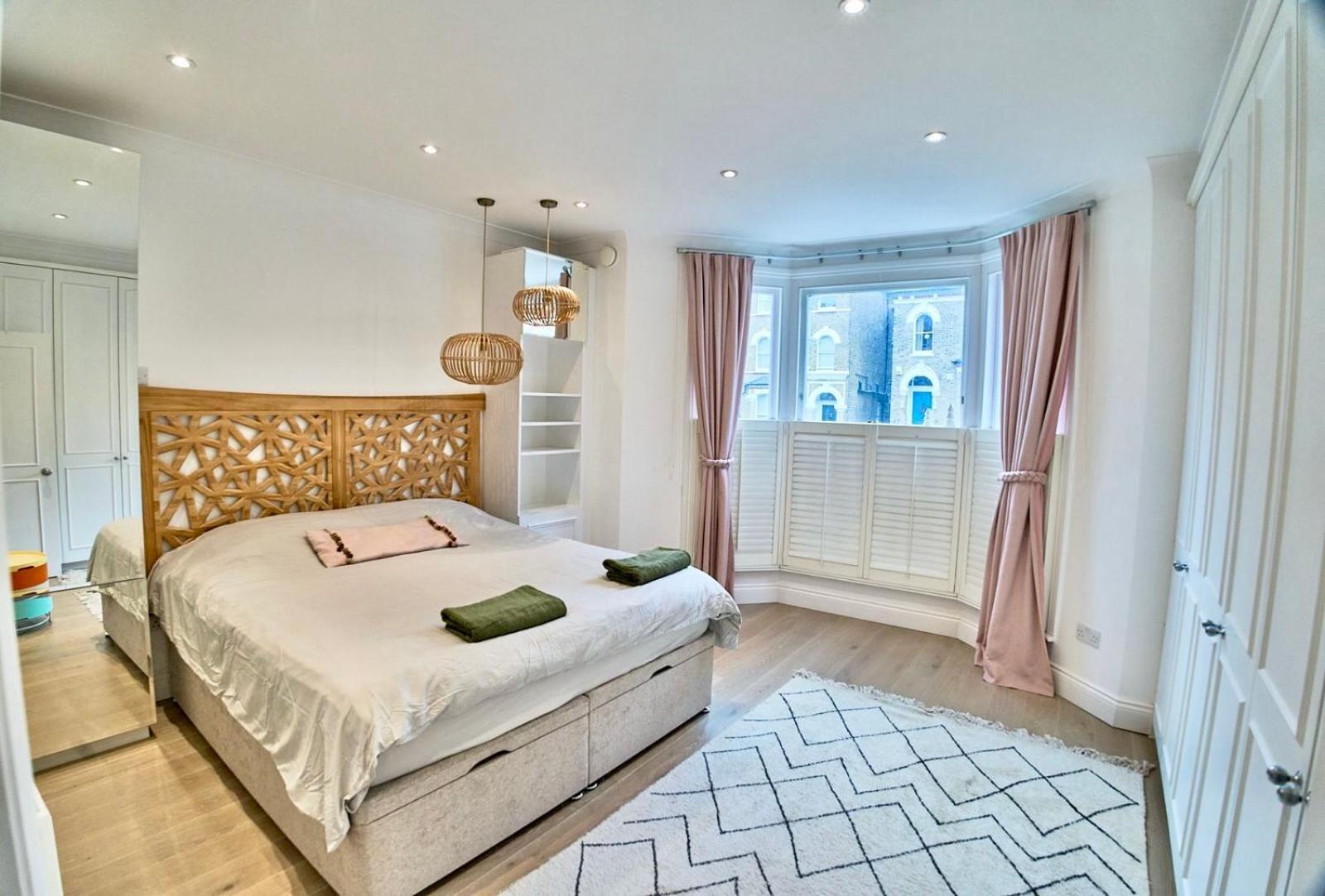 Bright Cozy Garden Retreat W Fast Wifi & 5min To Tube Subway Metro & Close To Park & Street Parking P4p Appartamento *